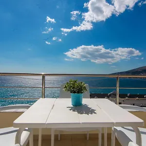 blue-sea-apartments.albaniahotels.org/